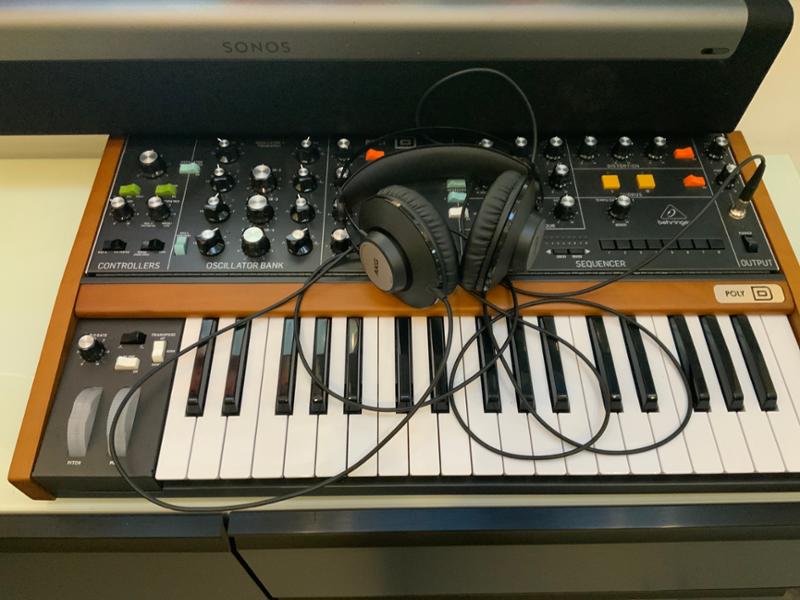 Behringer Poly D Analogue 4-Voice Polyphonic Synthesizer