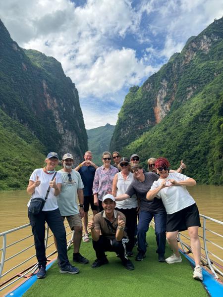 5287-2 for 1 Vietnam Mountain Discovery