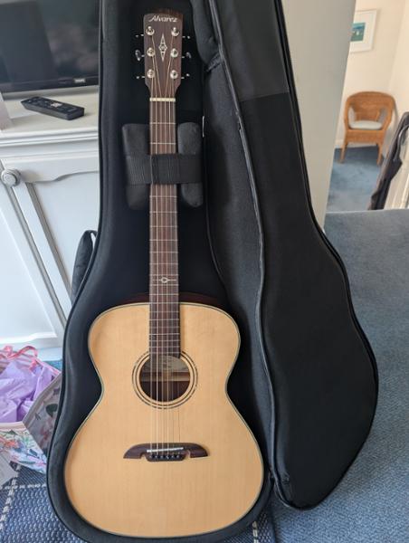 Alvarez Masterworks MG60 Grand Auditorium Acoustic Guitar in Natural