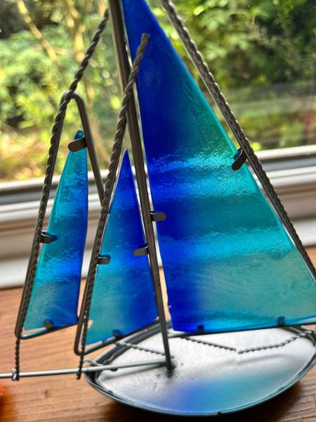 Disappointing little sailboat