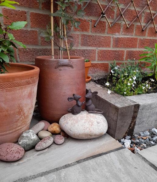 Perfect little mice figures to adorn your garden!