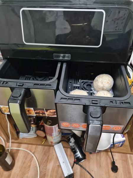 kHealthy Fry TWIN Air Fryer HFM20.000MB