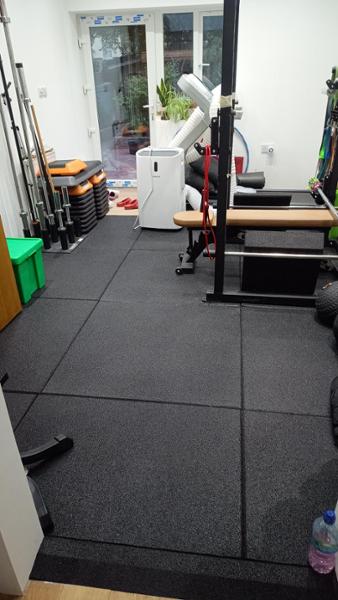 Flatline Black Rubber Gym Flooring 20mm Corners and edges