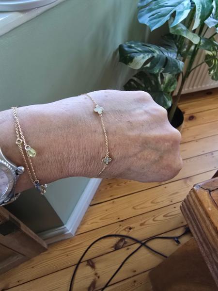 9ct Yellow Gold Mother Of Pearl Clover Bracelet