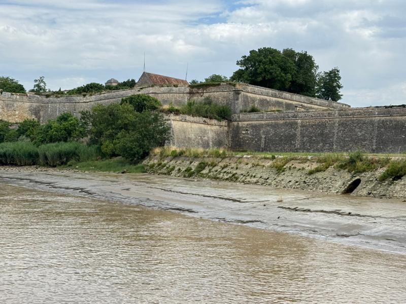 Nice ship, dull rivers