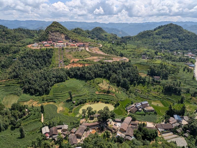 5287-2 for 1 Vietnam Mountain Discovery