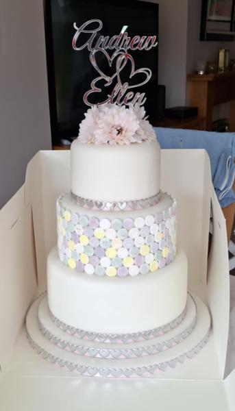 Fantastic and delicious cake, with great delivery service.