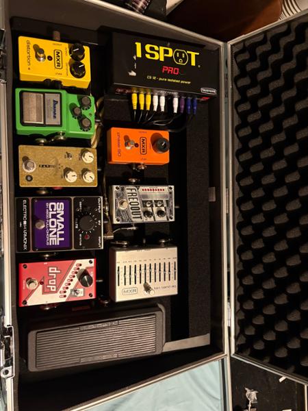 Pedaltrain Novo 24 with Tour Case