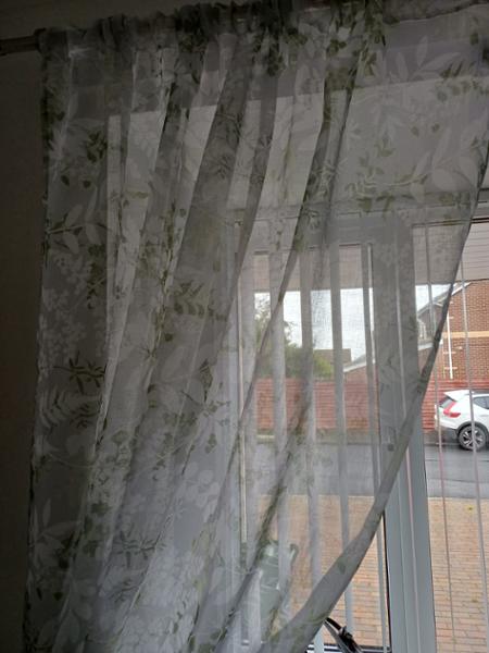 Voile Panels:Tiverton Voile - Green<br>, Product Ref:CURWidth: 140cm (55&quot;)Drop:
