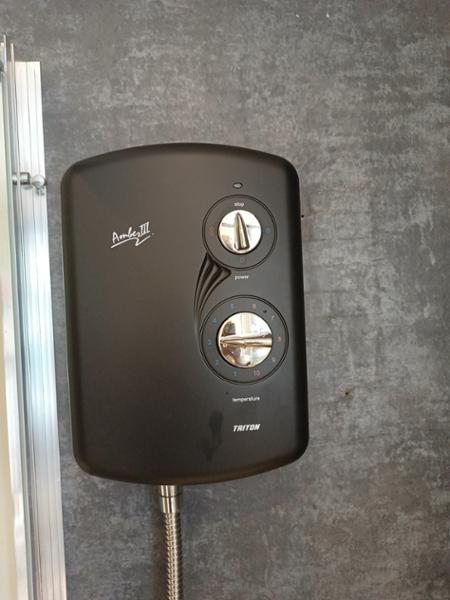 Triton Showers Amber III 9.5kW Black Electric Shower