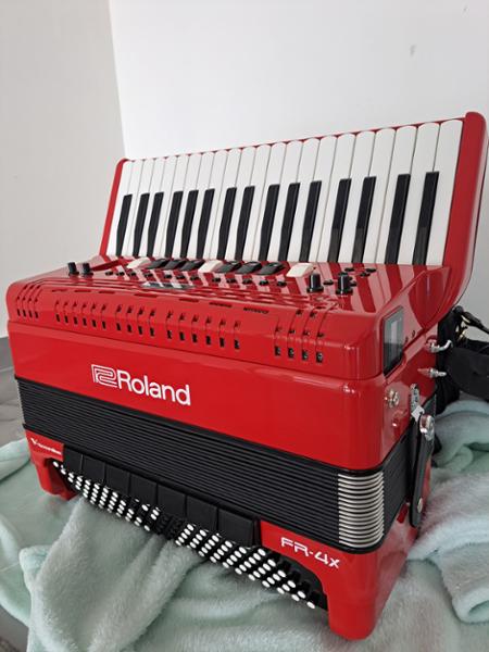 Roland FR4x V-Accordion (Keyboard Type) in Red