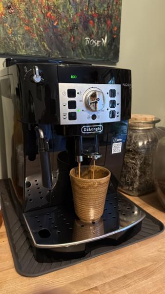 Magnifica S Automatic Coffee Machine - Black