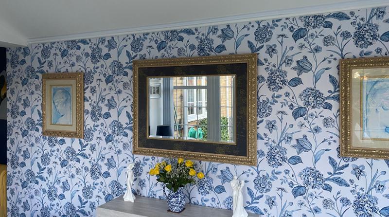 Amelie Hydrangea Wallpaper Blue / White Rasch 260169