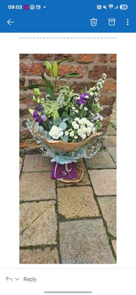 Beautiful flowers and great communication
