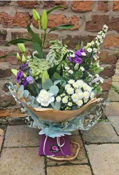 Beautiful flowers and great communication
