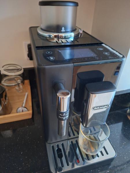 Rivelia Manual Milk Frother Bean to Cup Machine - Onyx Black