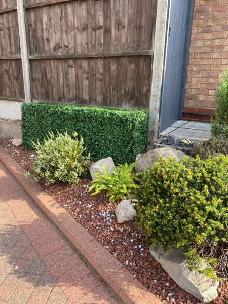Freestanding Artificial Boxwood Hedge 56cm x 158cm | Easy Assembly High Quality Portable Boxed Hedges | UV Protected | Outdoor or Indoor Use