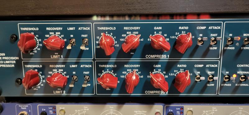 Behringer 369 Classic 2-Channel Precision Stereo Compressor and Limiter