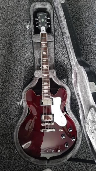 Epiphone Noel Gallagher Riviera Semi-Hollow Electric Guitar in Dark Wine Red