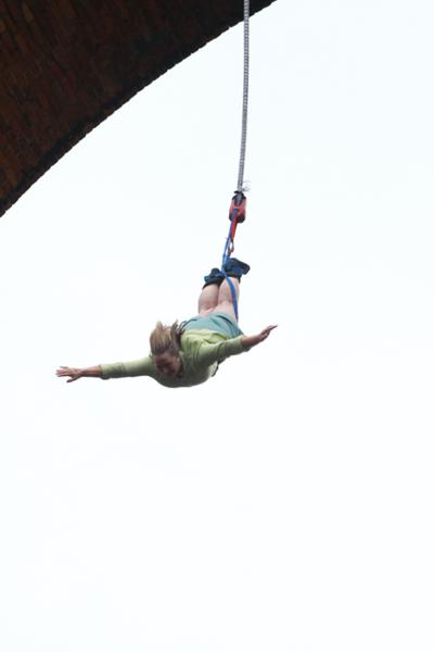 Top Notch Viaduct Jump!!