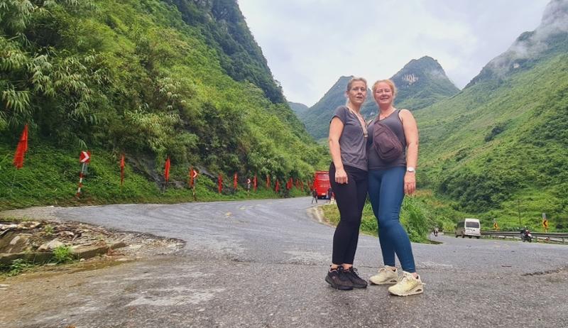 5287-2 for 1 Vietnam Mountain Discovery