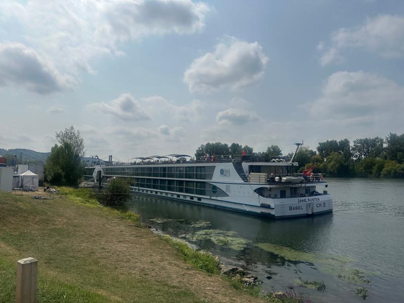 Fabulous river cruise on Jane Austen river cruiser on the Seine