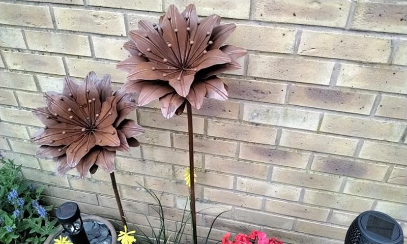 Rusted Metal Flowers Garden Stakes Design 6