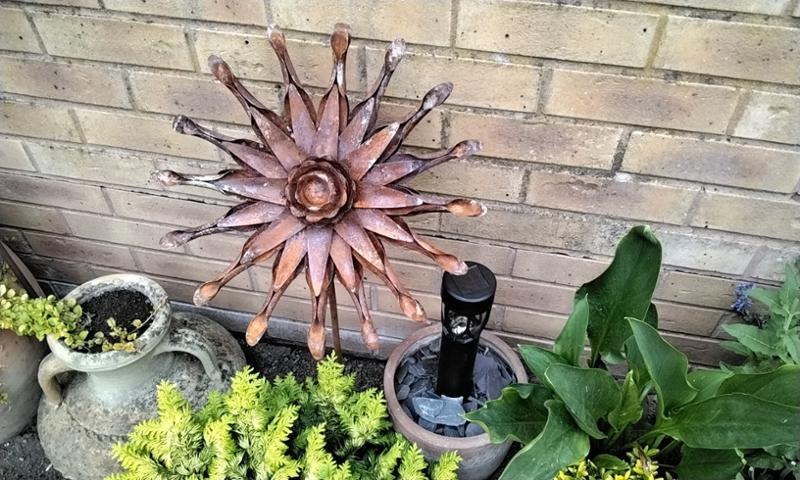 Rusted Metal Flowers Garden Stakes Design 6