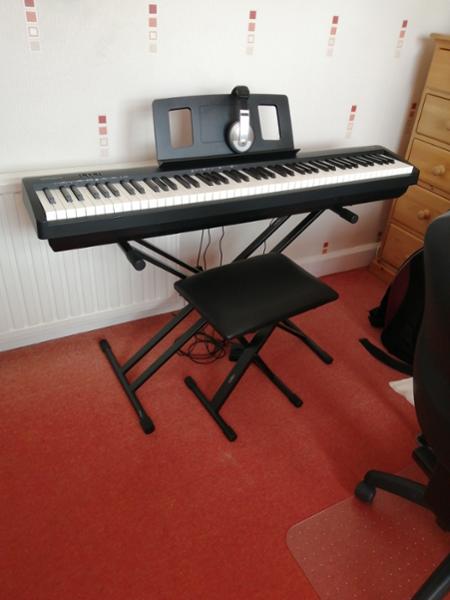 Roland FP-10 Digital Piano in Black