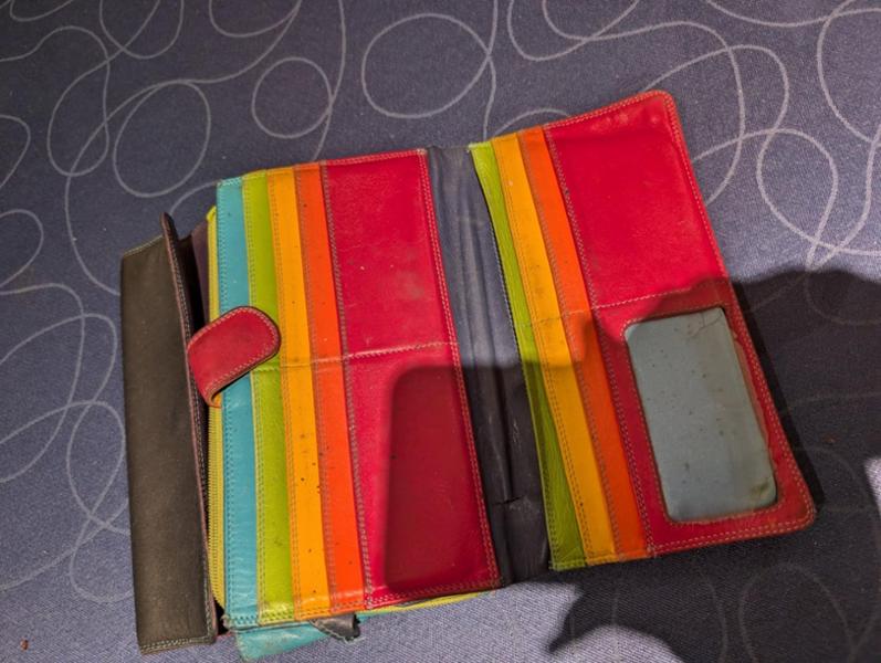 Want repair or replacement of a different model of product, please confirm