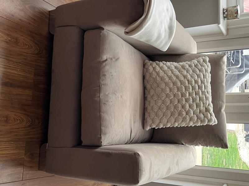 Lovely individual chair at a great price