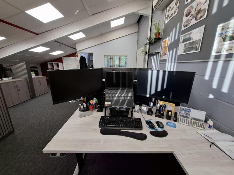 Lavoro Advance Corner Height Adjustable Desk - 1600 x 1600mm