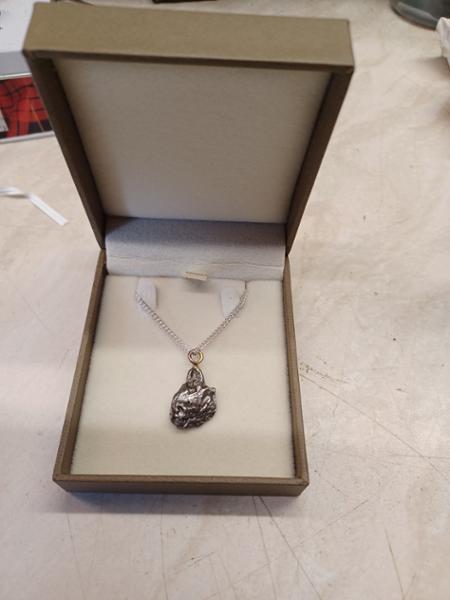 Delivery of silver chains