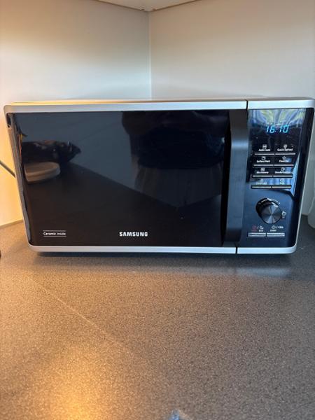 Samsung mikrobølgeovn MS23K3515AW