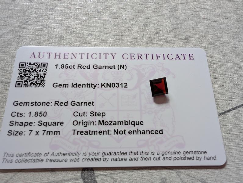 1.85ct Red Garnet (N)