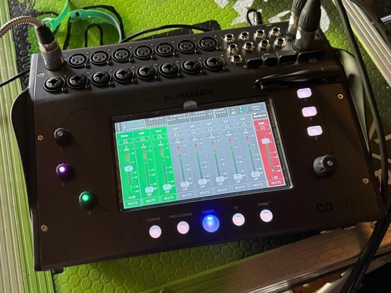 Allen & Heath CQ18T Small format digital mixing console with touchscreen
