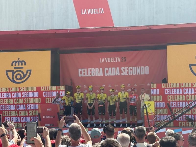Stage 17 – O Barco de Valdeorras to Alto de el Morredero. Ponferrada– Powered by Team Visma | Lease a Bike
