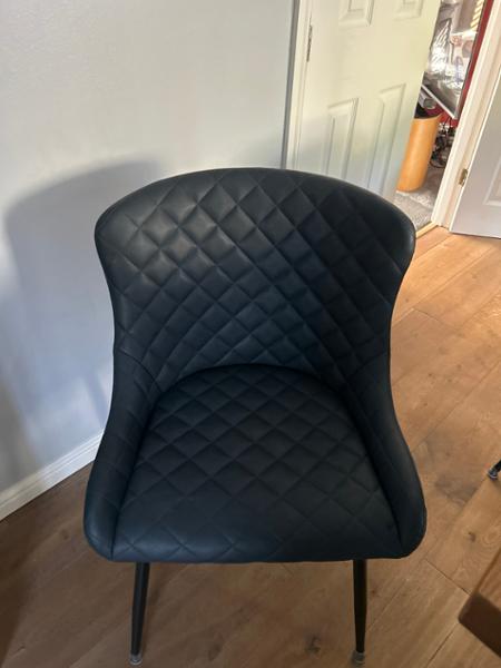 Table & Chairs