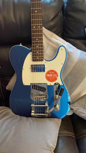 Squier Classic Vibe '60s Custom Telecaster SH with Bigsby Electric Guitar in Lake Placid Blue