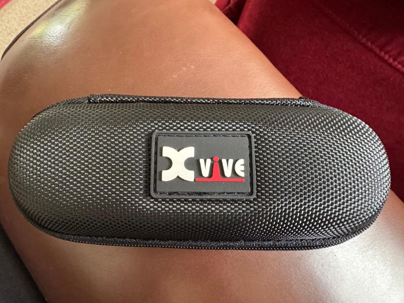 Xvive X58 - 5.8 GHz True Diversity Wireless Guitar System in Black