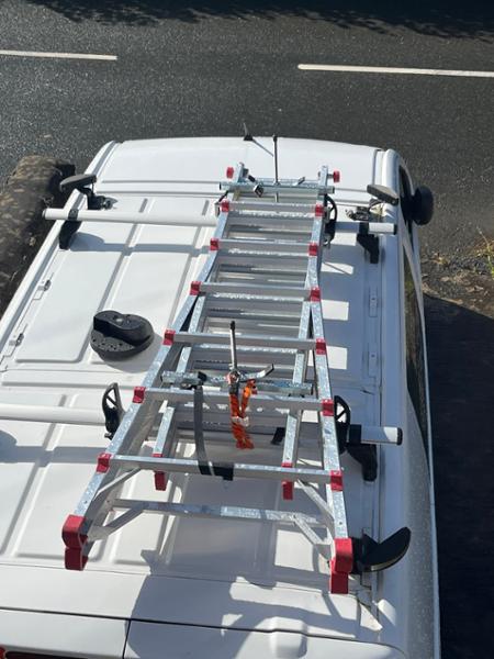 Extendable stepladders