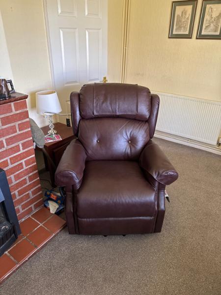 rise and recliner chair