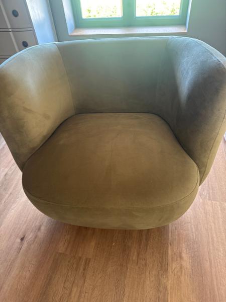 Great little sofa & chair.