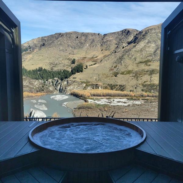 Relaxing soak with a View!