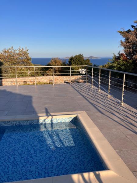 Lovely villa in fab location