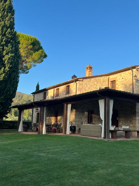 Podere Casalfava (x 10 people): Exquisite alfresco dining &amp; pool | Unspoilt views | Walk to Sarteano restaurants &amp; shops