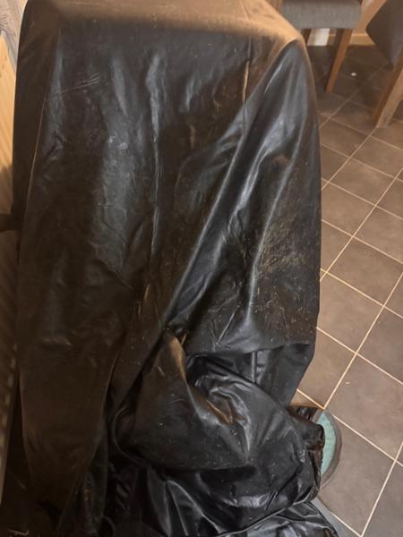 Not water proof, only on for 4hrs and horse was soaked underneath all inner lining drenched