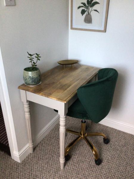 Artisan desk