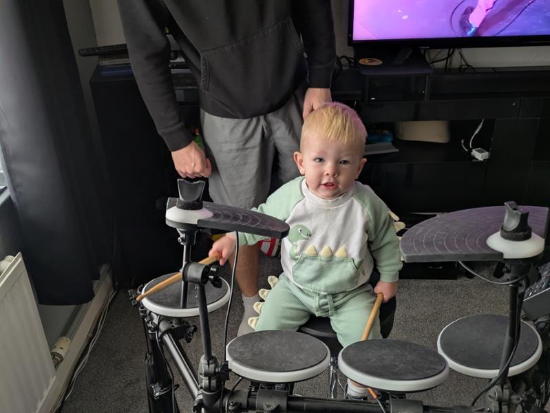 Nice handy little product perfect for my little pockets and drumming on taI