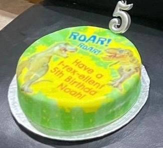 Birthday cake - no attention to detail